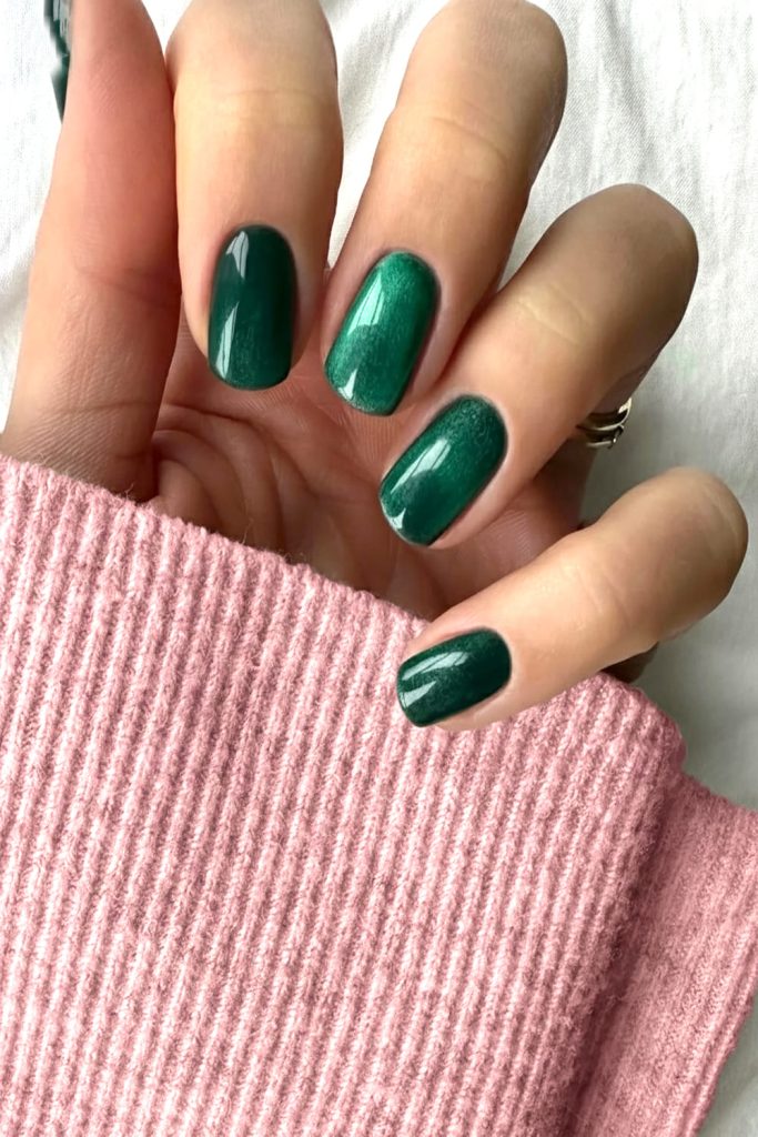 Green Velvet Nail Ideas